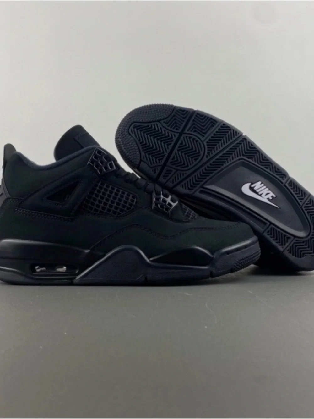 Jordan Men’s Retro Sneaker - Black